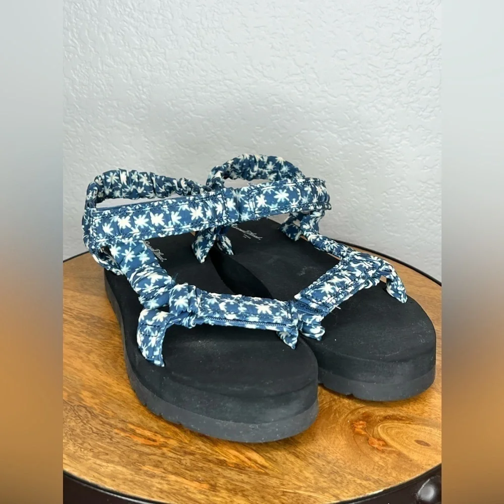 365. Universal Thread Shoes Women's Floris Platform Sport Sandals 8 - Picture 2 of 9